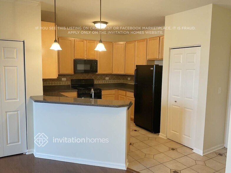 Building Photo - 271 Springbrook Trail S