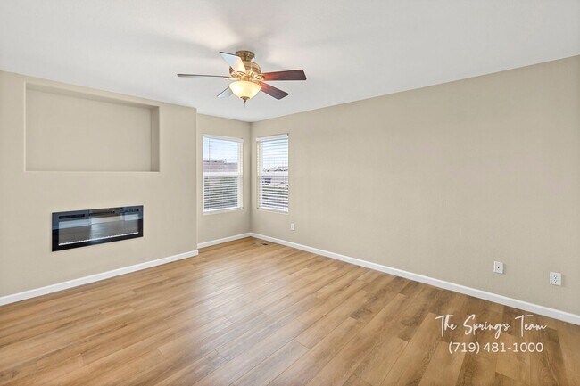 Building Photo - CHARMING, RECENTLY REMODELED 3BD HOME w/ E...