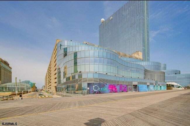 Building Photo - 600 Pacific Ave