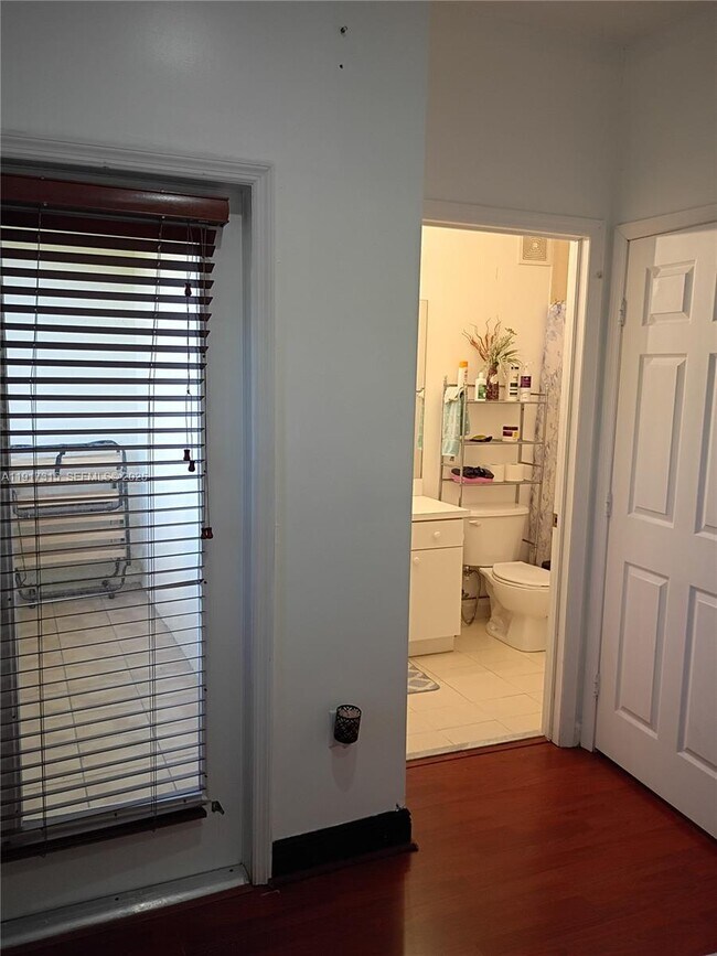 Building Photo - 13274 SW 142nd Terrace