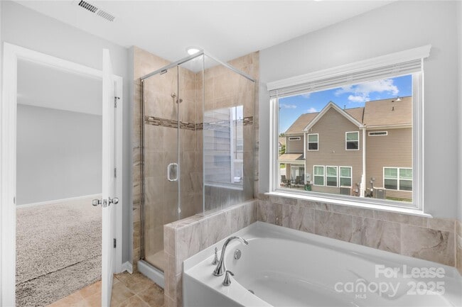 Building Photo - 15013 Savannah Hall Dr