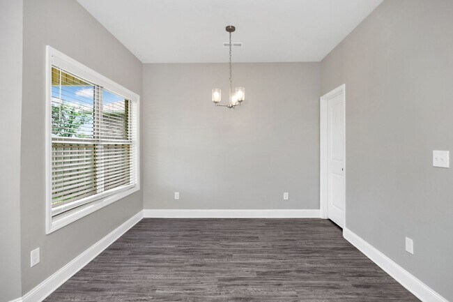 Building Photo - 153 Cherry Laurel Dr