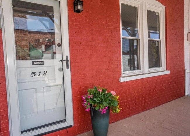 Building Photo - 512 E Fulton St