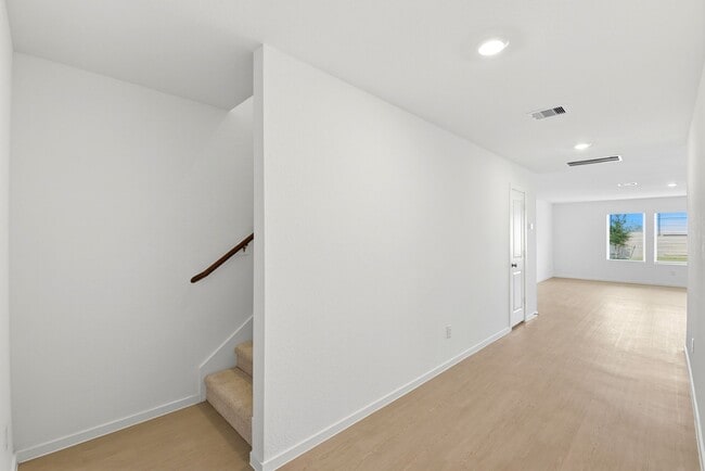 Building Photo - 629 Craven St