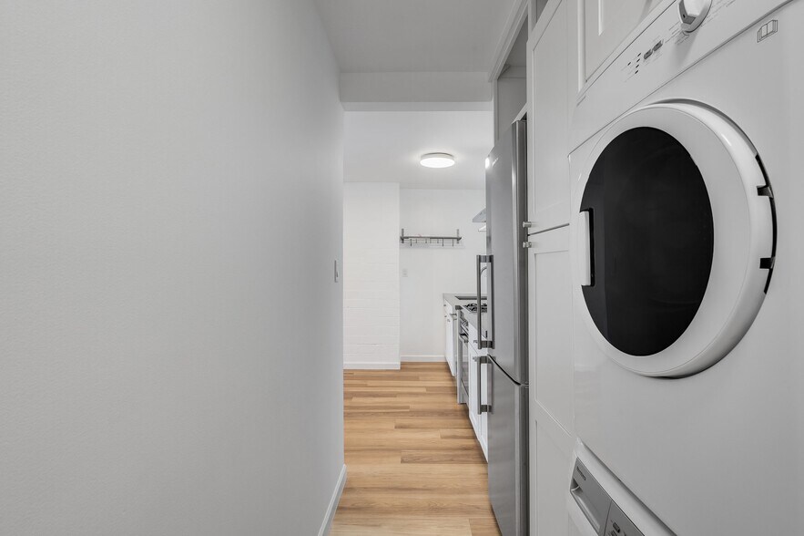 Building Photo - 22 Montezuma St