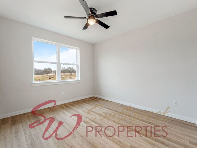 Building Photo - Gorgeous 3 bedroom townhome with a quick, easy walk to TSU campus!