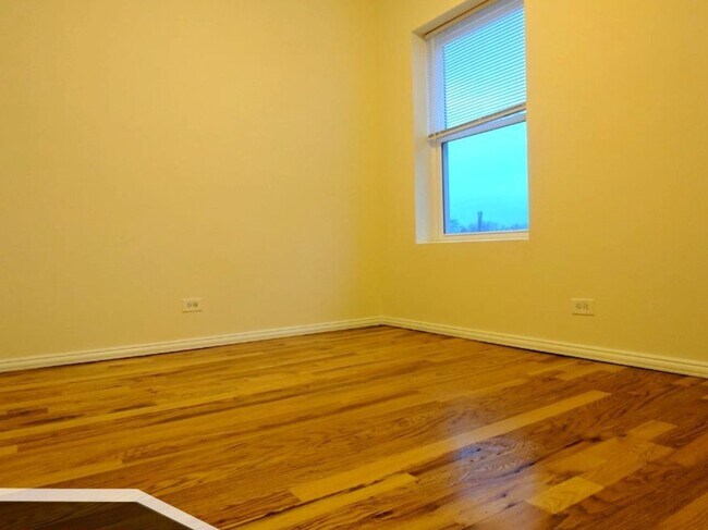 Building Photo - 2349 N Drake Ave