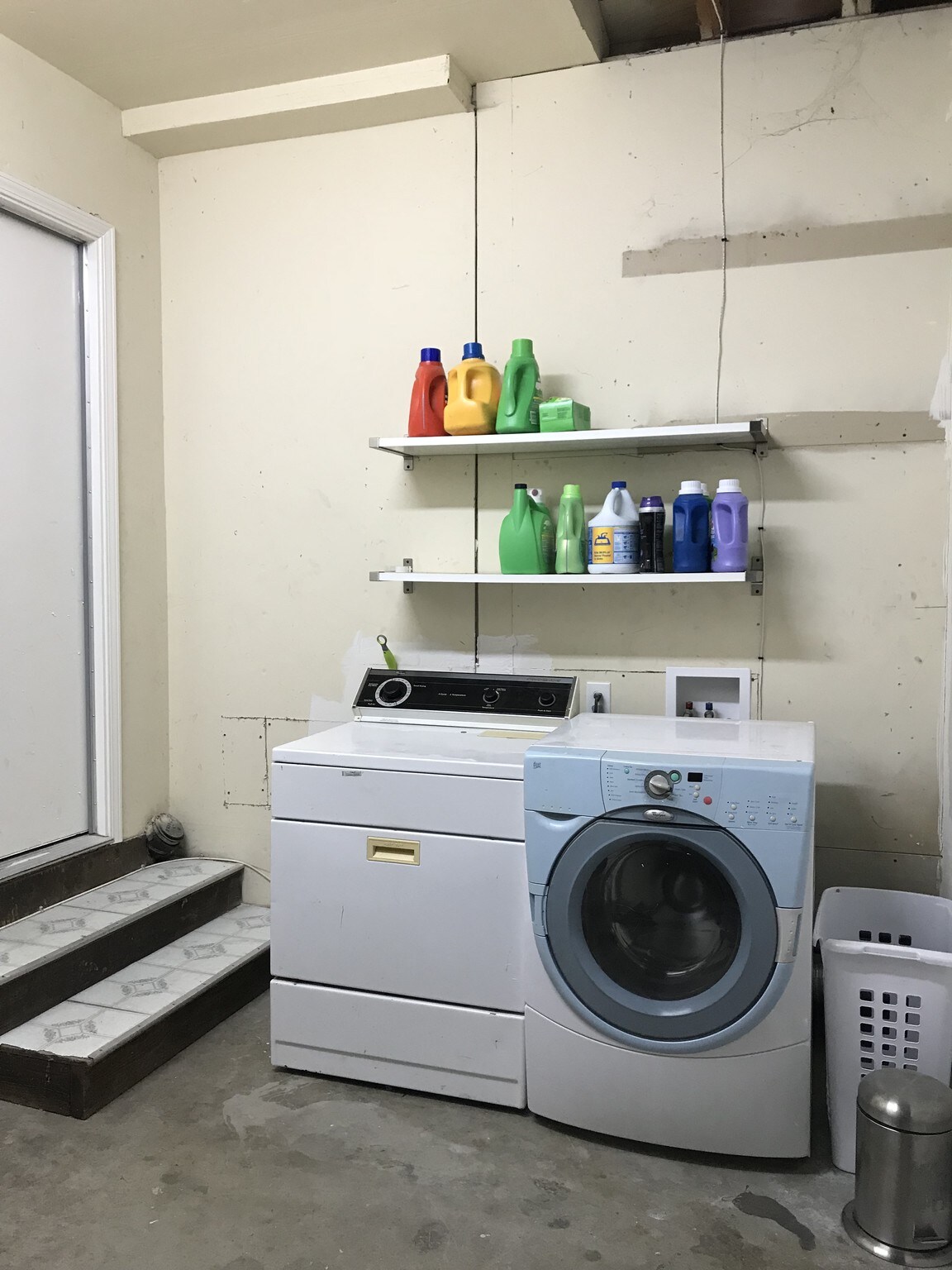 Laundry - 3586 Sanford St