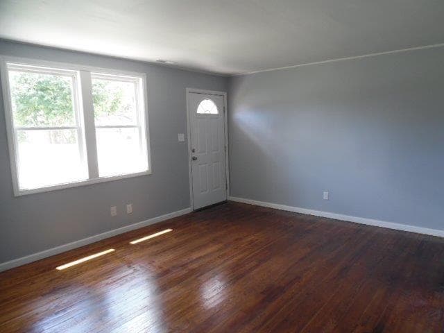 Building Photo - 2 BR 1 BA Duplex