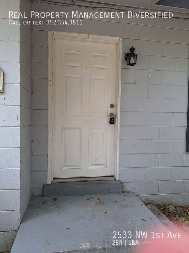 Primary Photo - 2533 NW 1st Ave