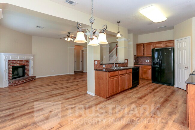 Building Photo - 212 Crowfoot Dr