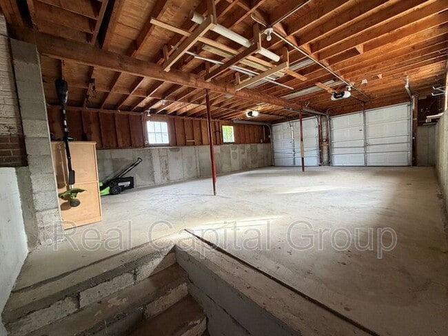 Building Photo - 2204 Dean St