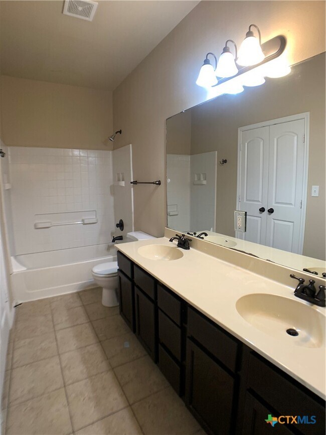 Building Photo - 1140 Brown Rock Dr