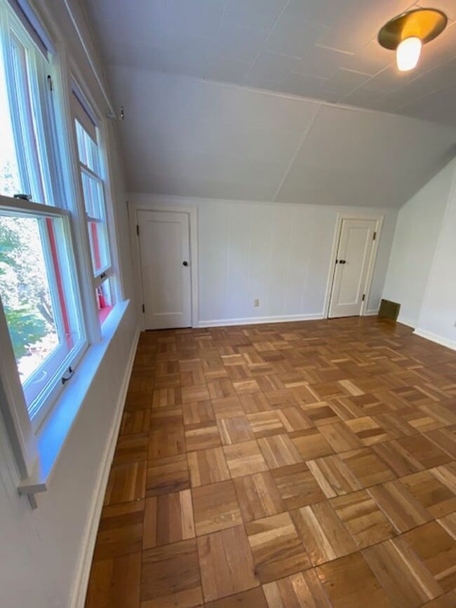 Building Photo - $2,695 / AVAILABLE NOW! 3BD Single Family Home