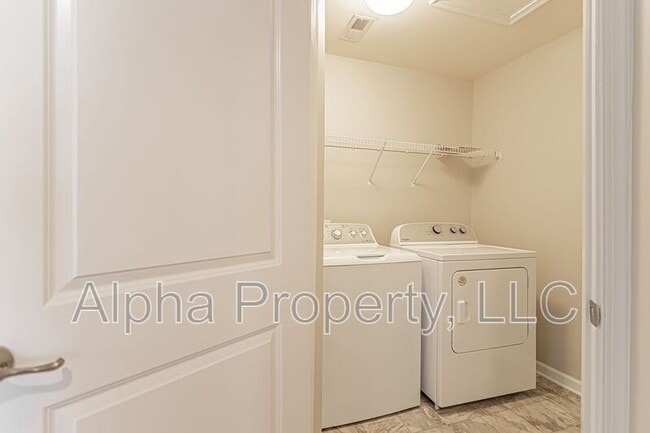 Building Photo - 125 Middleby Way