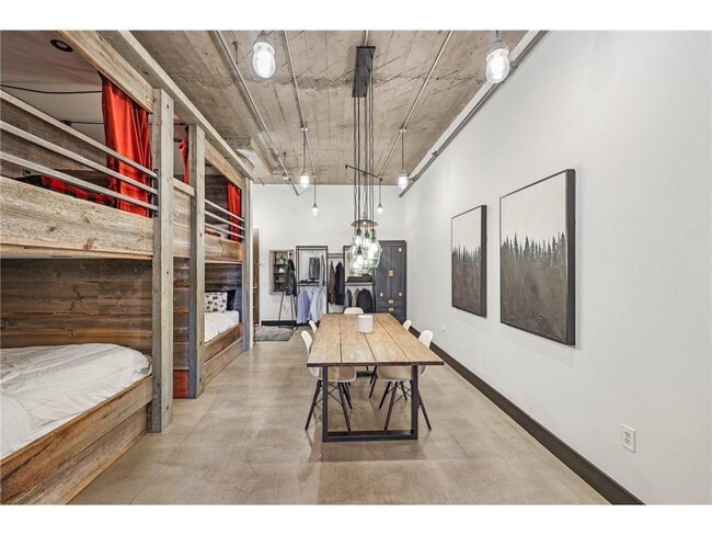 Building Photo - 718 N Washington Ave