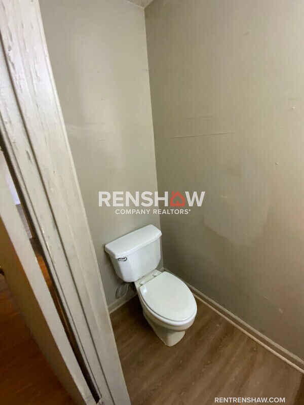 Building Photo - 320 Harton Ave