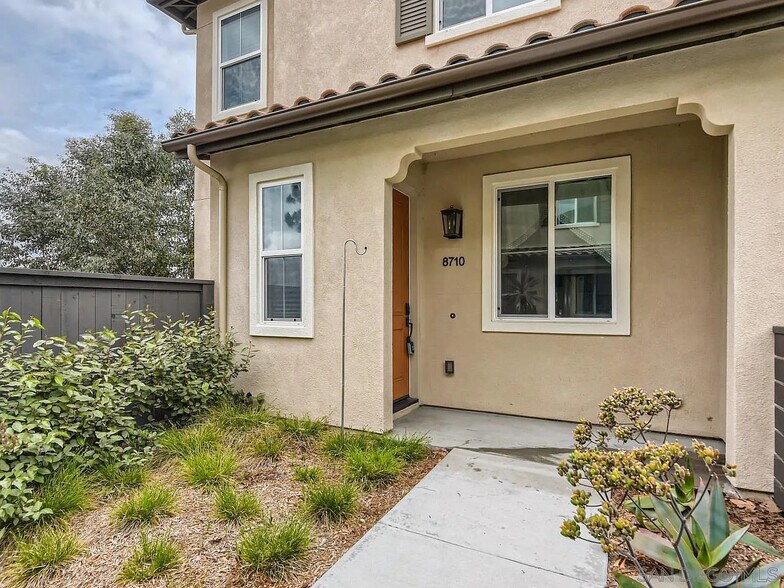 Building Photo - 8710 Barbados Ln