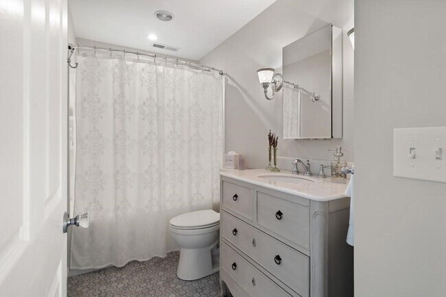 Building Photo - 30 Annapolis Way