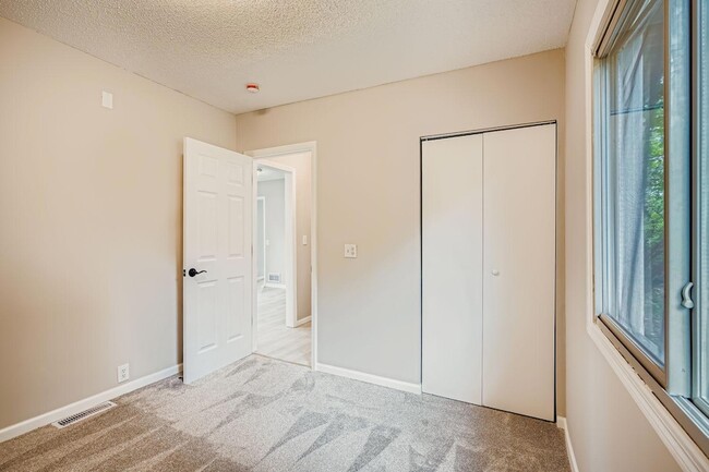 Building Photo - 4643 Emerson Ave N