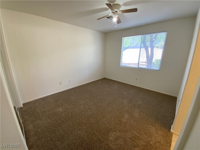 Building Photo - 413 Magnolia Arbor St