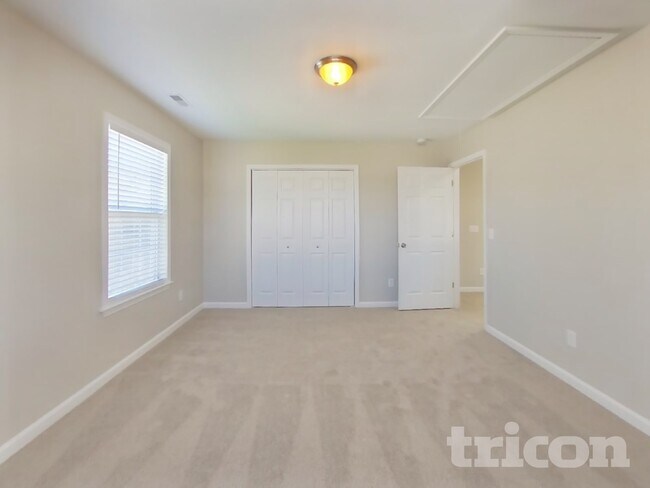 Building Photo - 2784 Aston Woods Ln