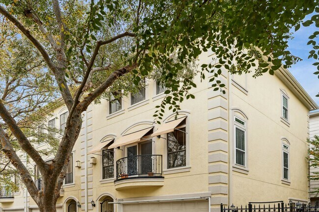 Building Photo - 3515 Yupon St