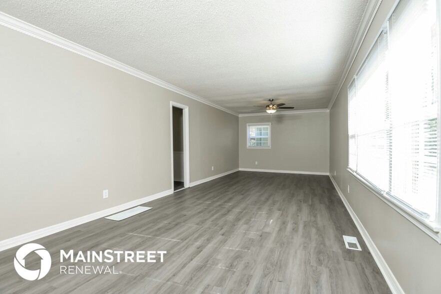 Building Photo - 509 Argonne Dr NE