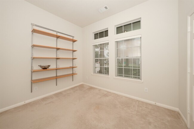 Building Photo - 21315 River Knoll Ln