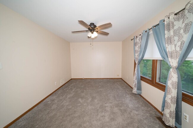 Building Photo - 3516 Kings Lair Dr