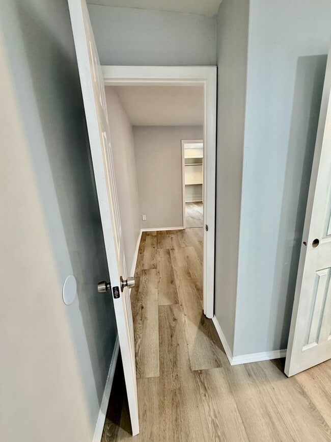 Building Photo - 2443 S 7th St