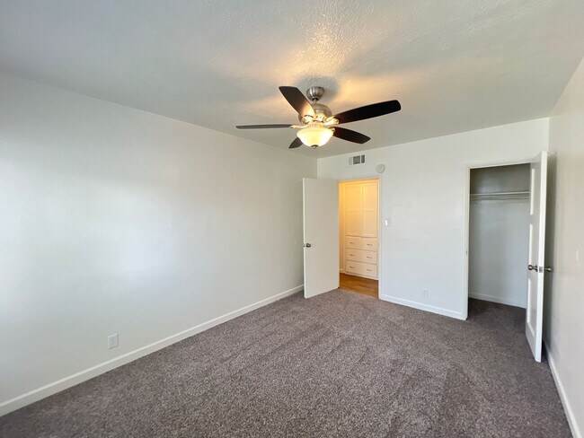 Building Photo - gm2912