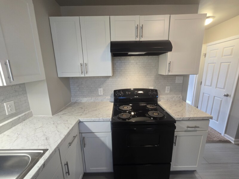 Building Photo - 1112 E 16th St