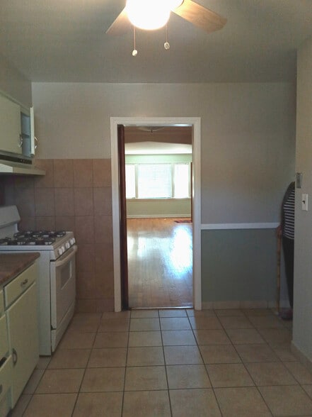 Building Photo - 2724 W Gregory St