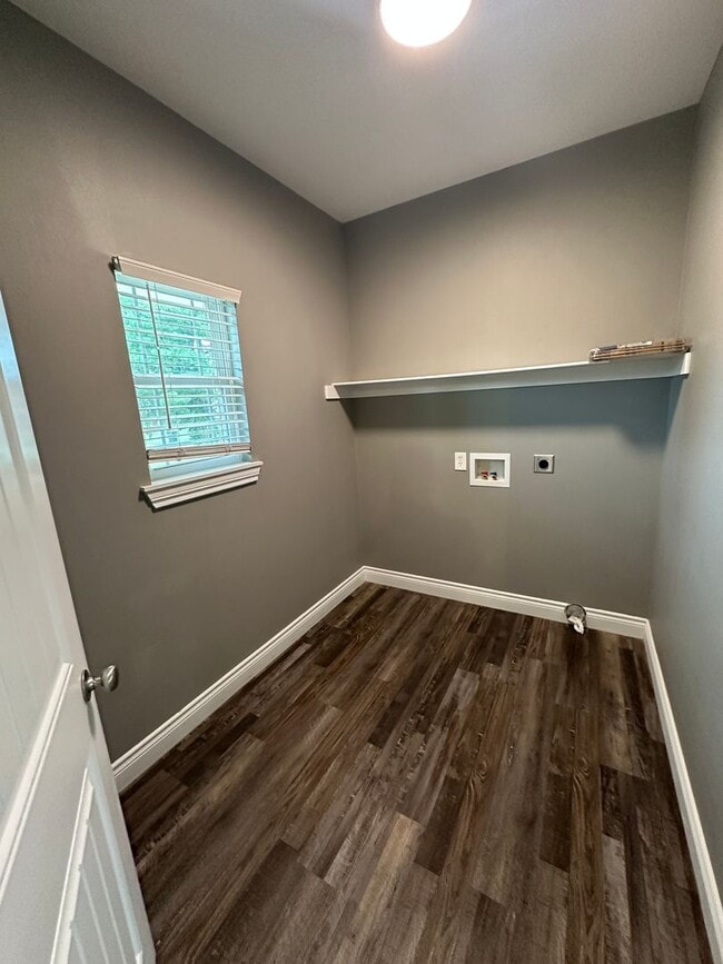 Building Photo - Newer 2-Bed 2-Bath home with high end finishes on quiet small town street! RENT-$1,250.00