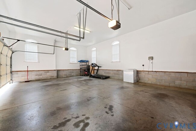 Building Photo - 2701 Logan Estates Run
