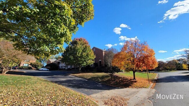 Building Photo - 6733 Constitution Ln