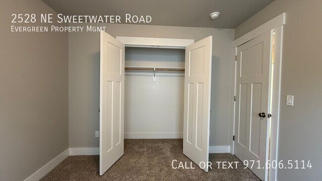 Building Photo - 2528 NE Sweetwater Rd