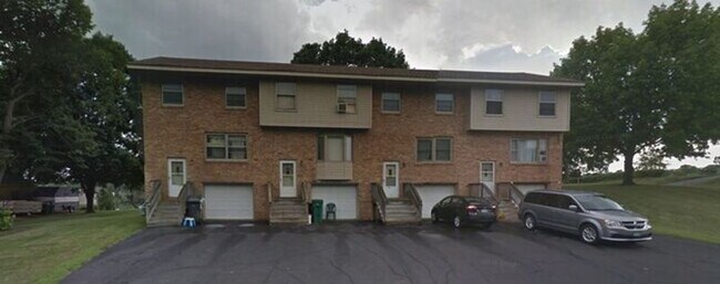 Building Photo - 8551 Elm St