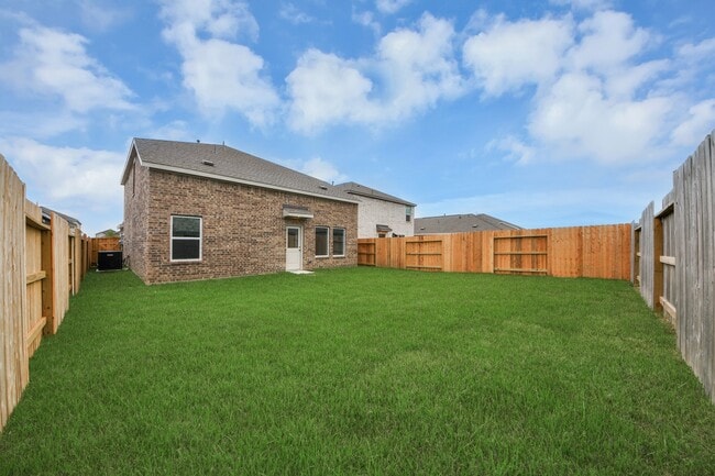 Building Photo - 16831 Spotted Oak Dr