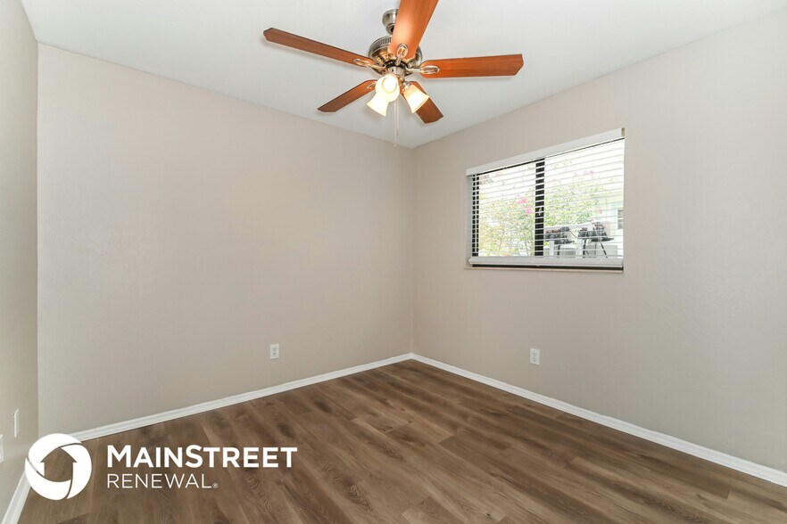 Building Photo - 17609 Brentwood Ct