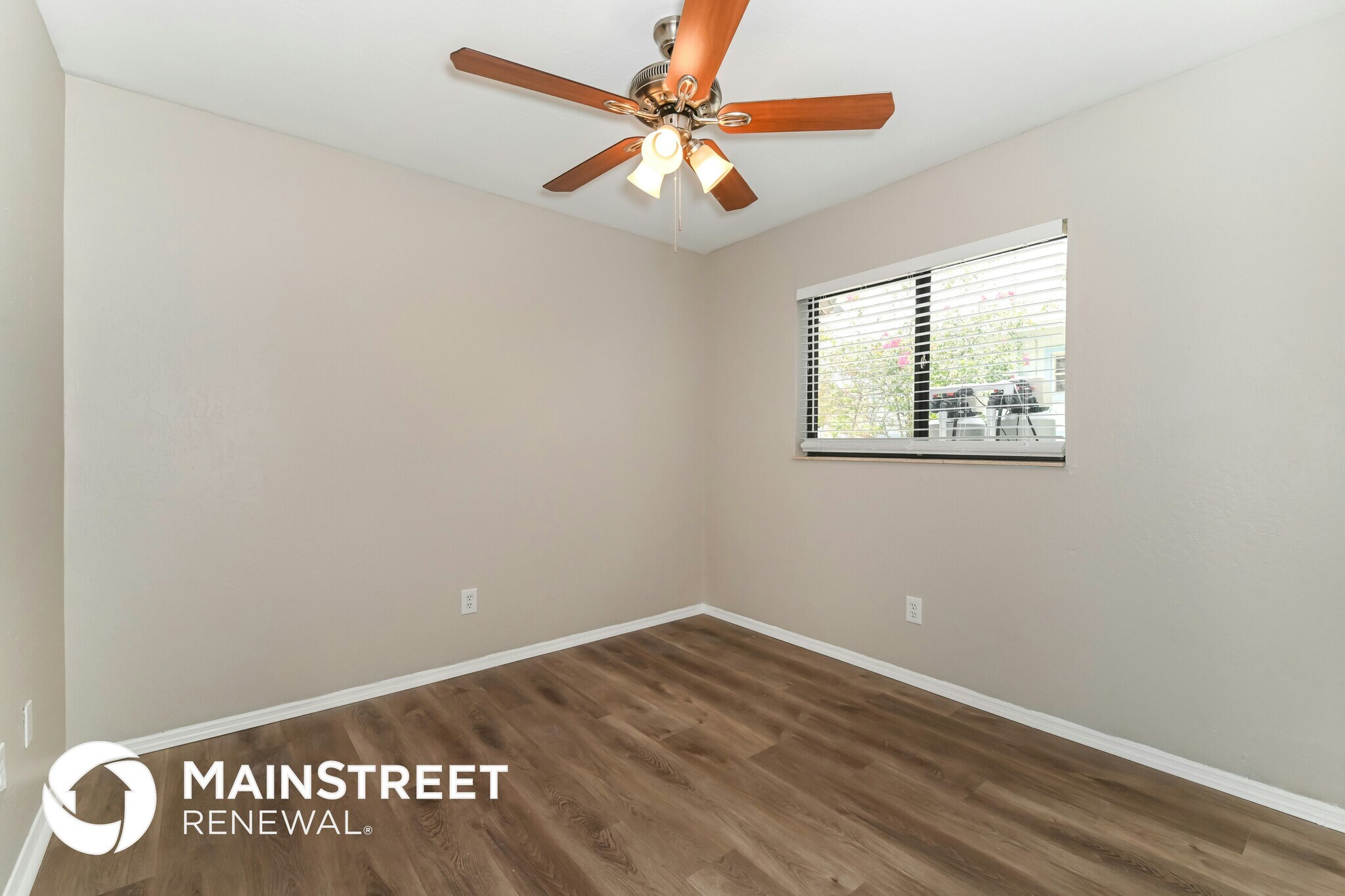 Building Photo - 17609 Brentwood Ct