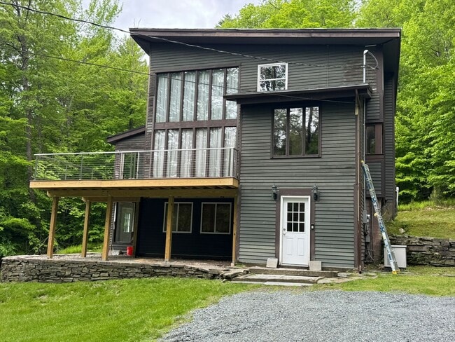 Building Photo - 4-Bedroom 3-Bath House in Quechee