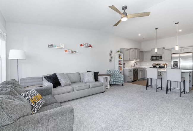 Building Photo - 7612 Woodhaven Ct
