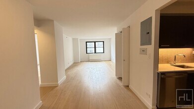 Building Photo - East 39th Street