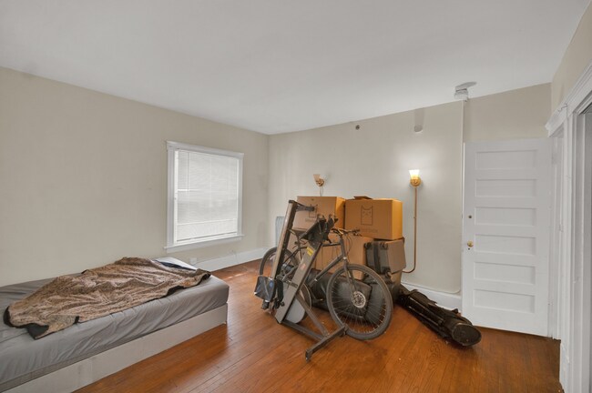 Building Photo - 2000 Sherman Ave