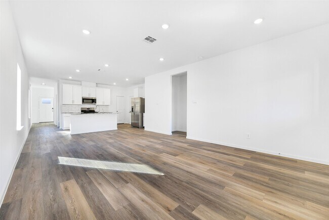 Building Photo - 3930 El Vaquero Ct