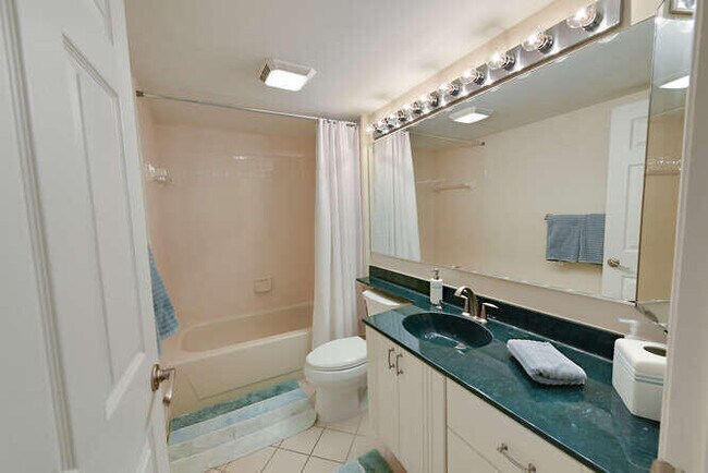 Building Photo - 2601 Marina Isle Way