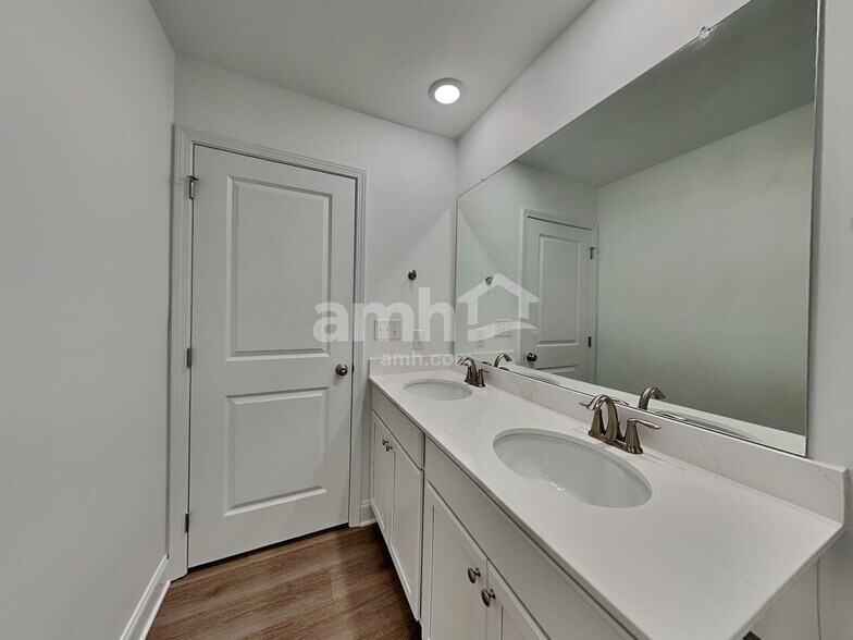 Building Photo - 217 Gershon Wy