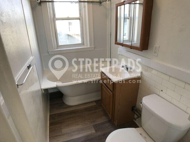 Building Photo - 1 bedroom in Boston MA 02215